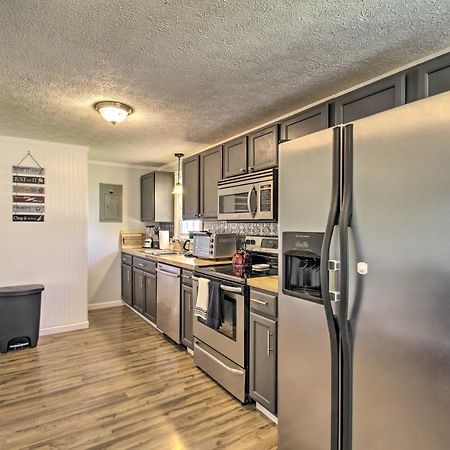 Dog-Friendly Fayetteville Home With Hot Tub! المظهر الخارجي الصورة