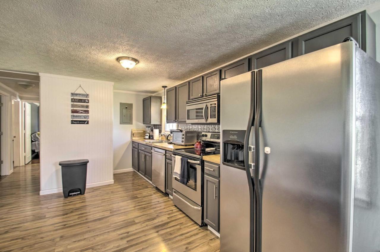 Dog-Friendly Fayetteville Home With Hot Tub! المظهر الخارجي الصورة