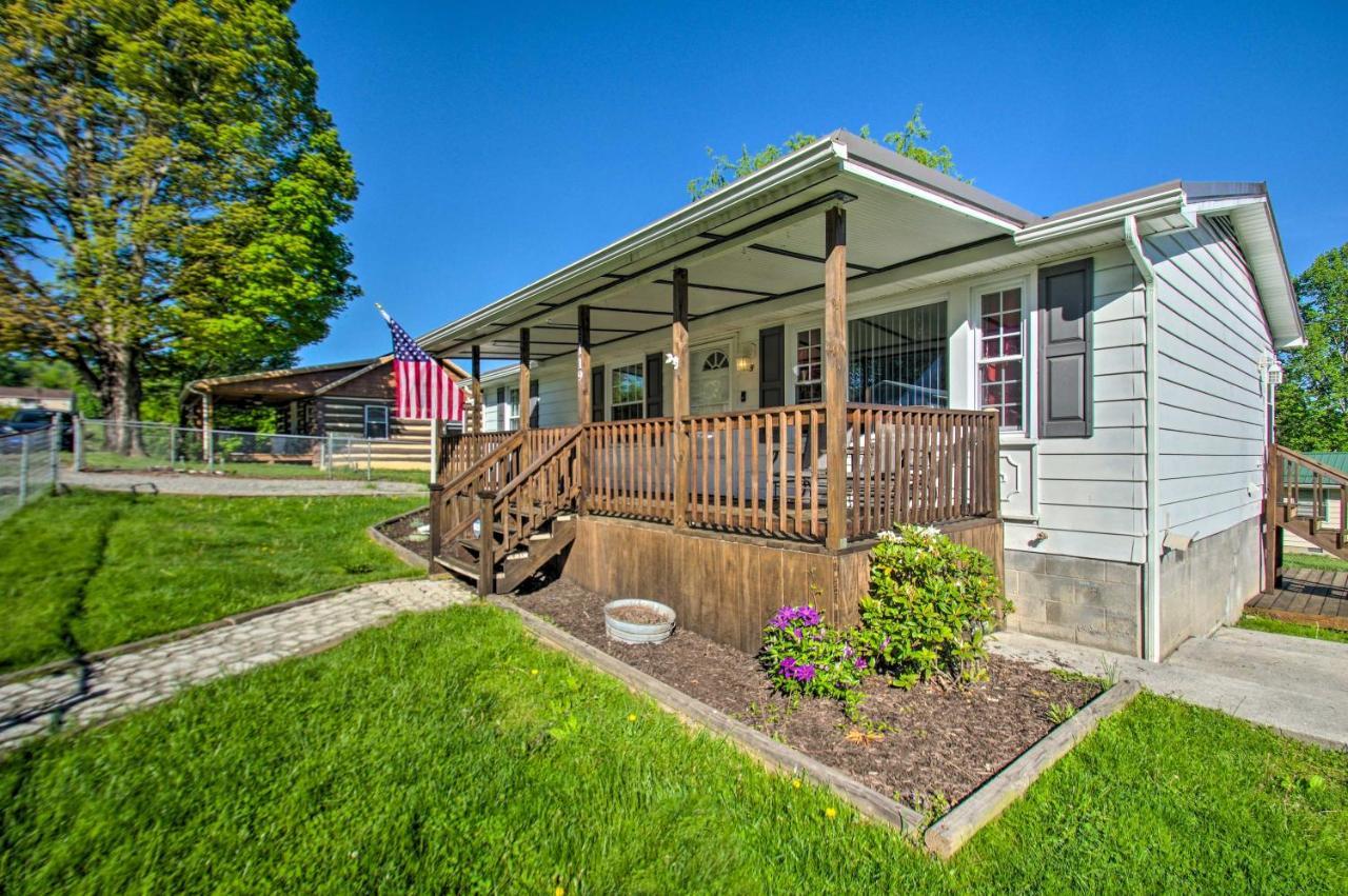 Dog-Friendly Fayetteville Home With Hot Tub! المظهر الخارجي الصورة