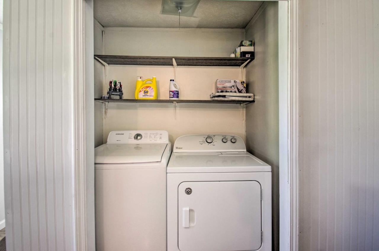 Dog-Friendly Fayetteville Home With Hot Tub! المظهر الخارجي الصورة