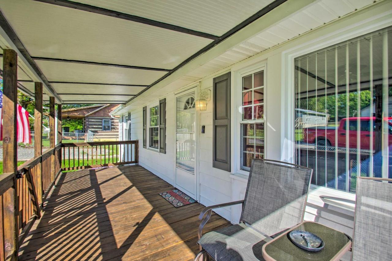Dog-Friendly Fayetteville Home With Hot Tub! المظهر الخارجي الصورة