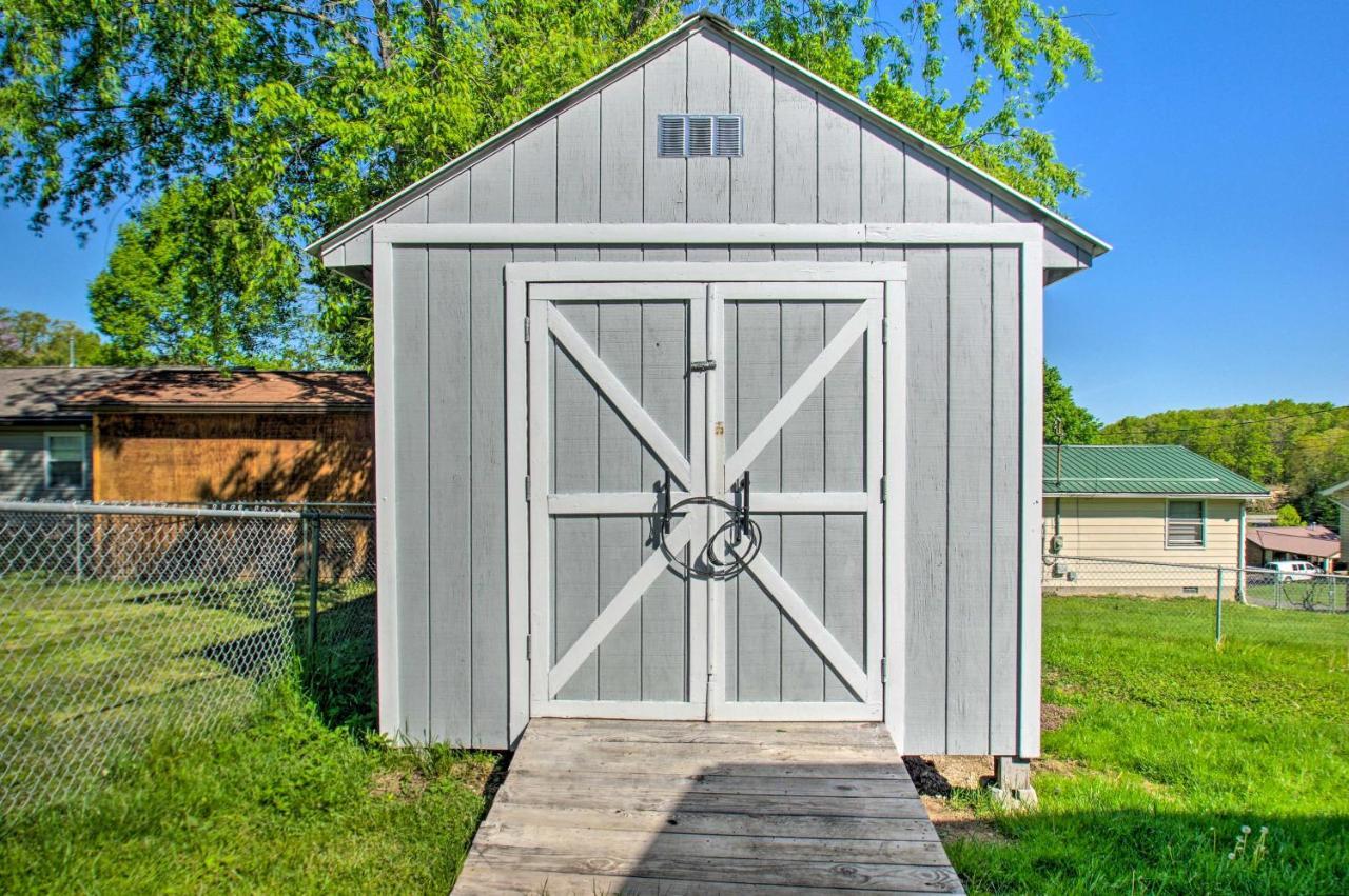 Dog-Friendly Fayetteville Home With Hot Tub! المظهر الخارجي الصورة